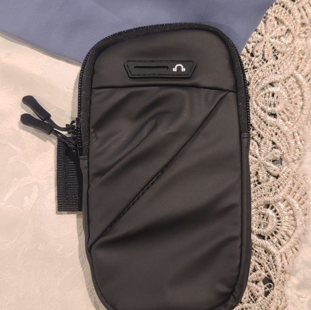 ⭐️  Phone Holder Outdoor Sports Arm Bag [ Read Details ]